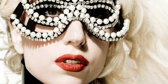 Album Review: Lady Gaga's ARTPOP